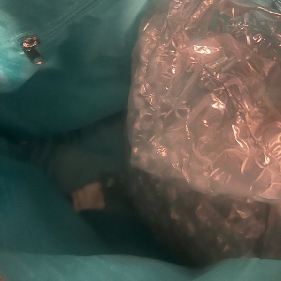 Morrocan Oil travel bag - Picture 5 of 5